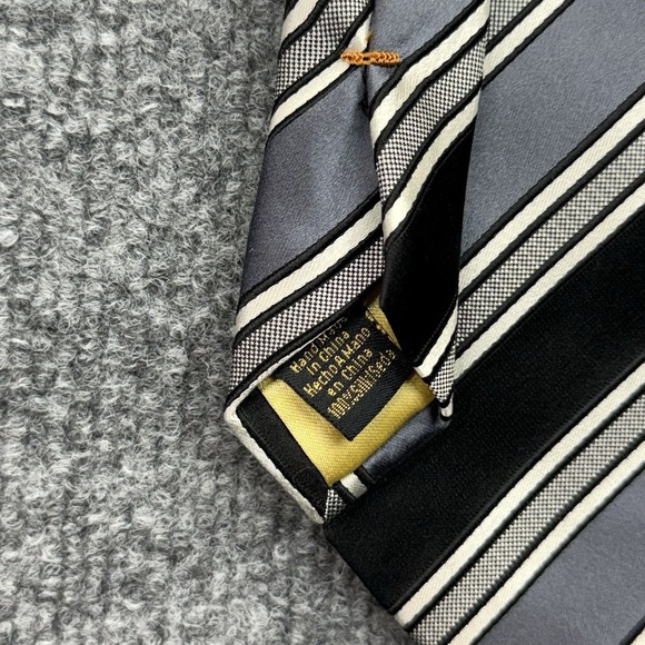 Donald J. Trump Signature Gray‎ & Black Silk Tie–Classic Stripe Power - Picture 5 of 6